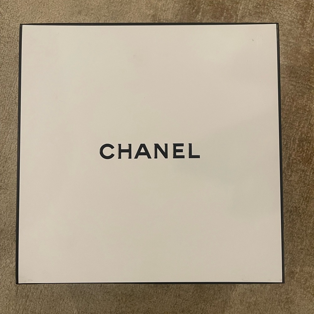 100 Authentic Chanel Gift Box Gem